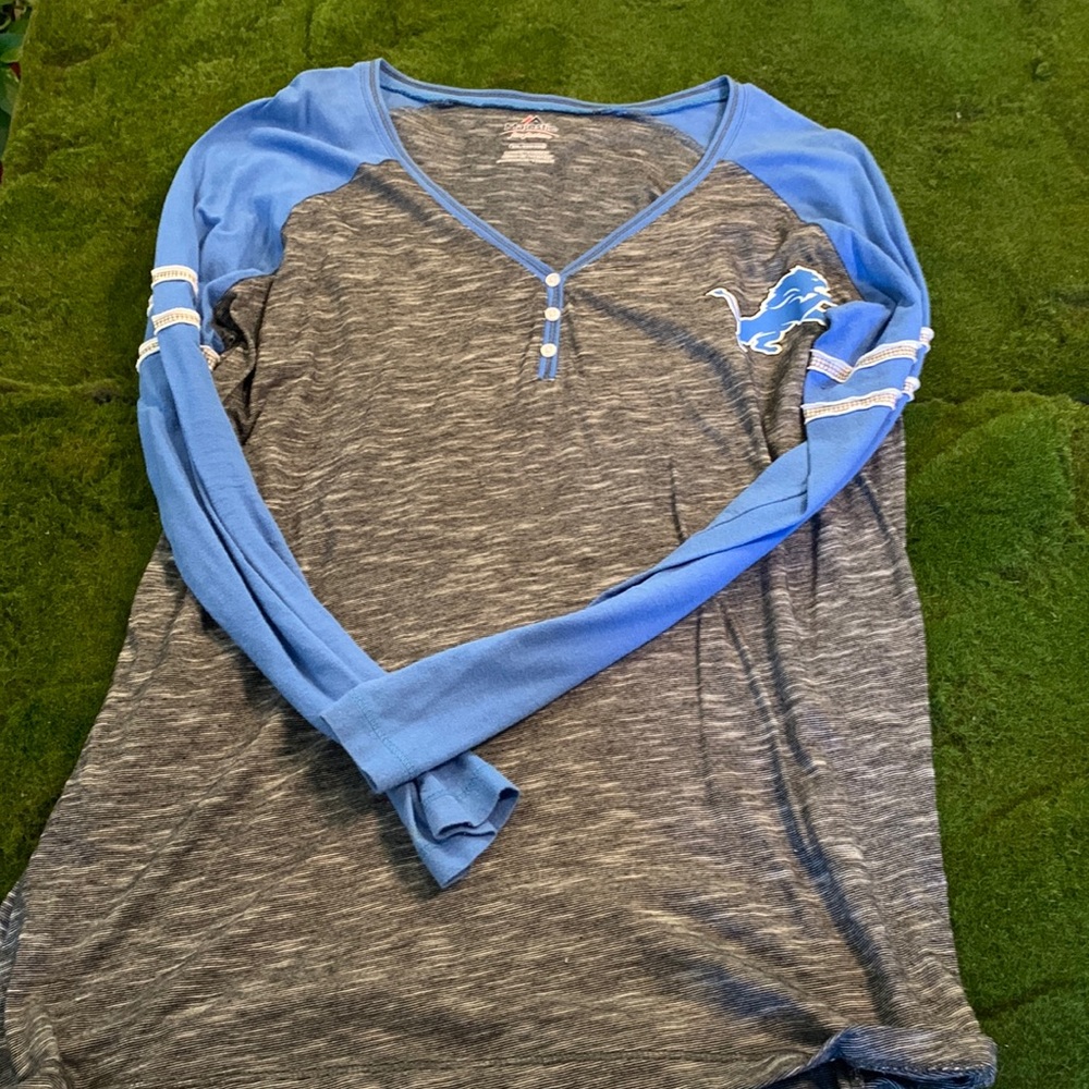 Majestic women’s xxl Detroit Lions football long sleeve shirt